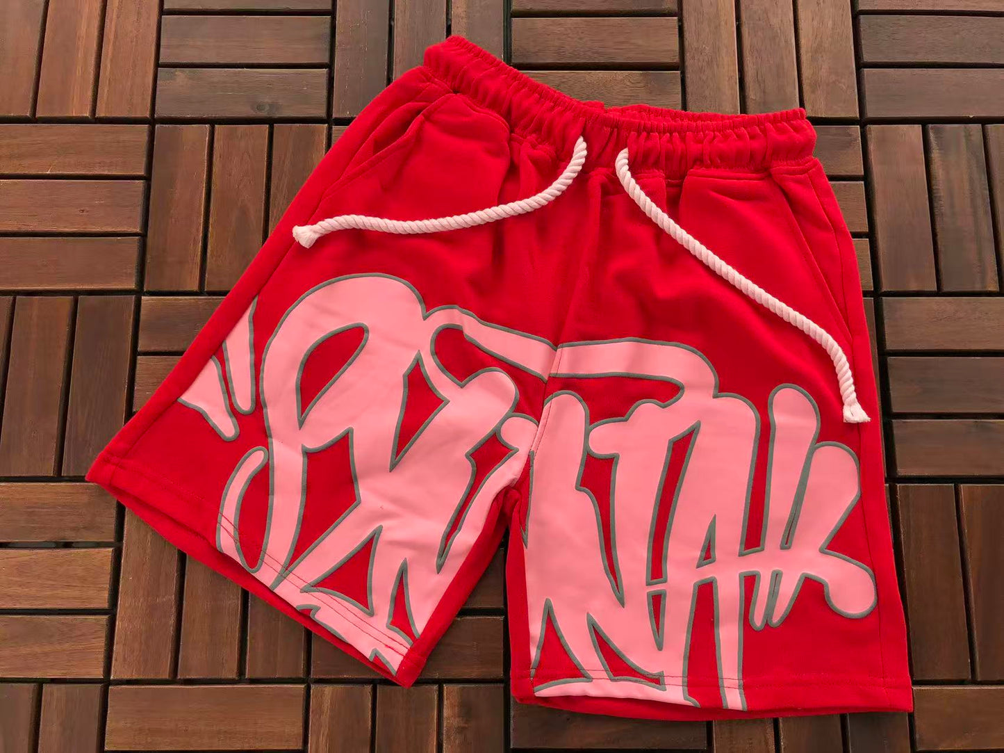 SYNA WORLD LOGO SHORTS