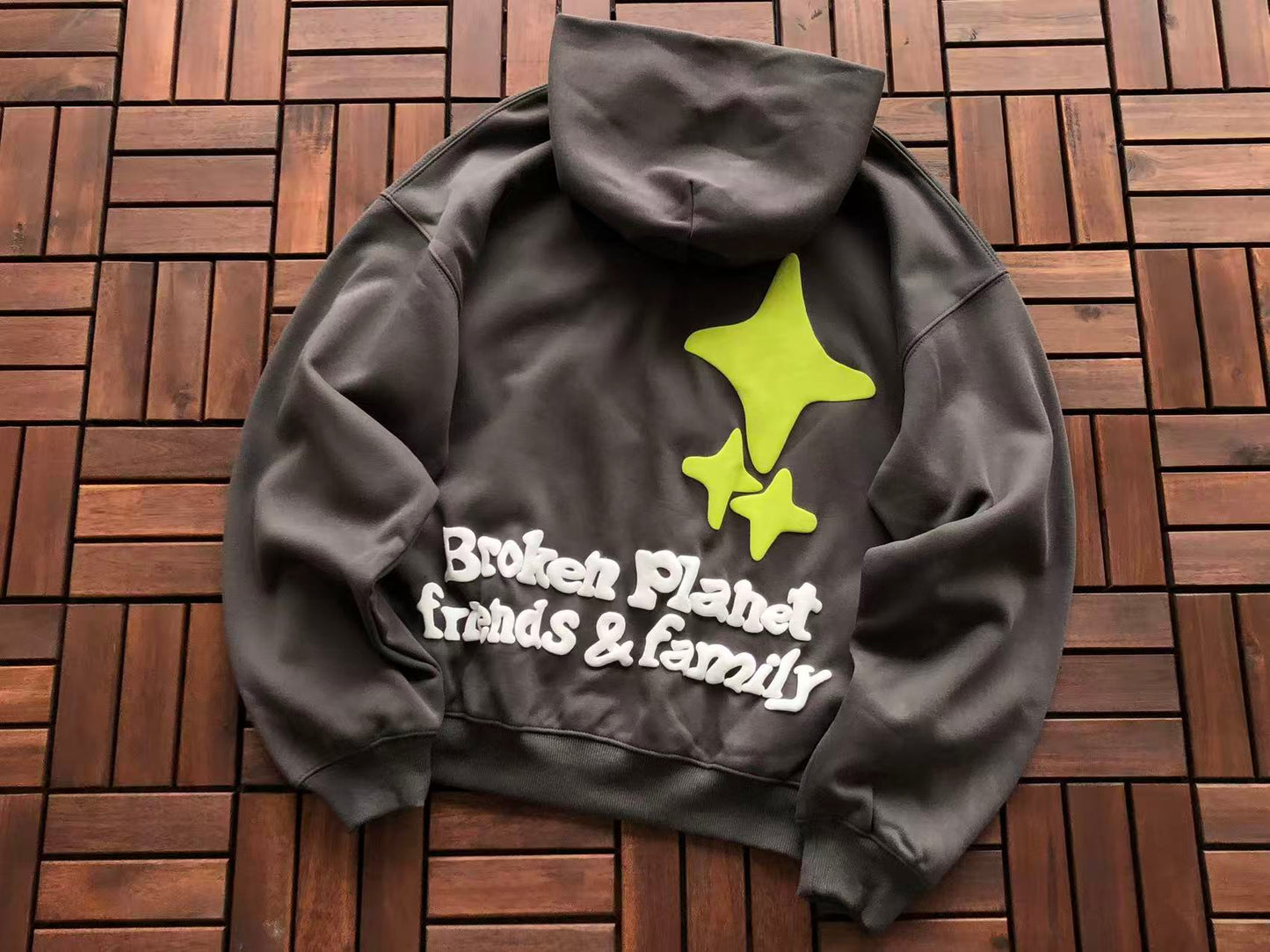 BROKEN PLANETS “DIFFERENT WORLDS” HOODIE