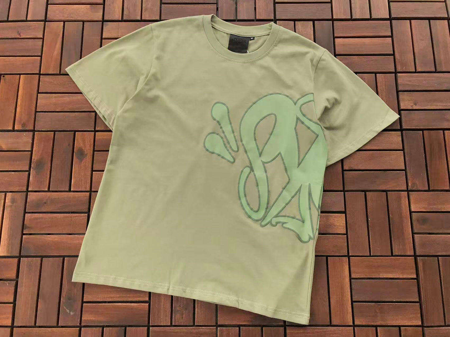 SYNA WORLD LOGO T-SHIRT