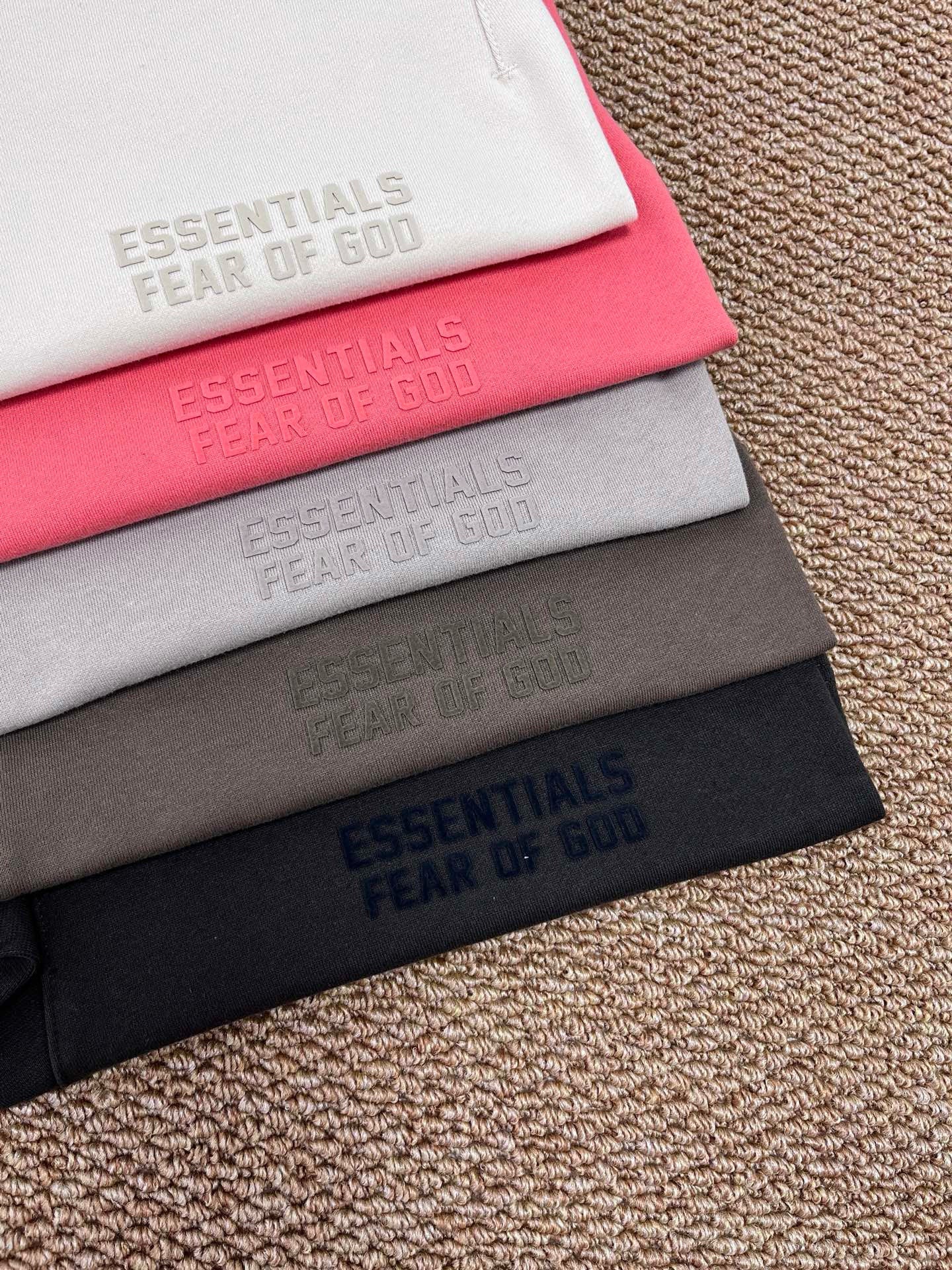 ESSENTIALS SHORTS