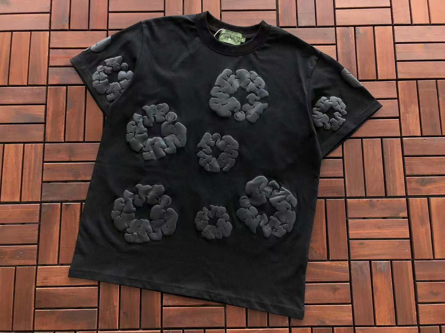DENIM TEARS T-SHIRT
