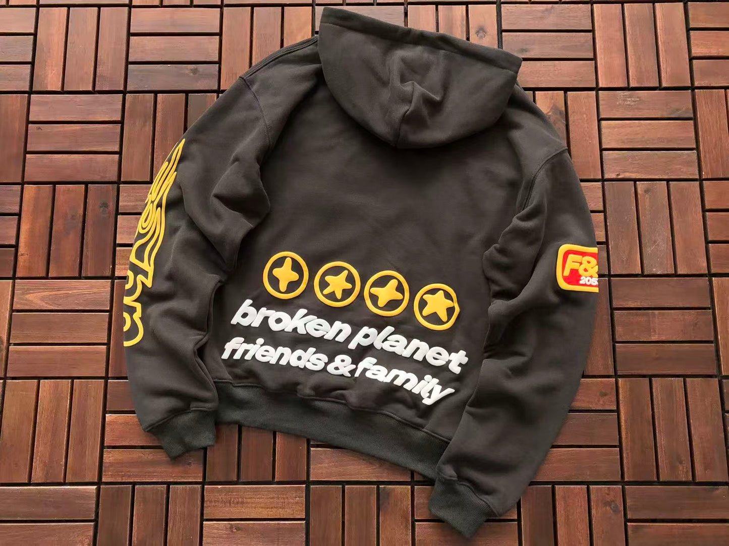 BROKEN PLANETS “ESCAPE TO THE FUTURE” HOODIE