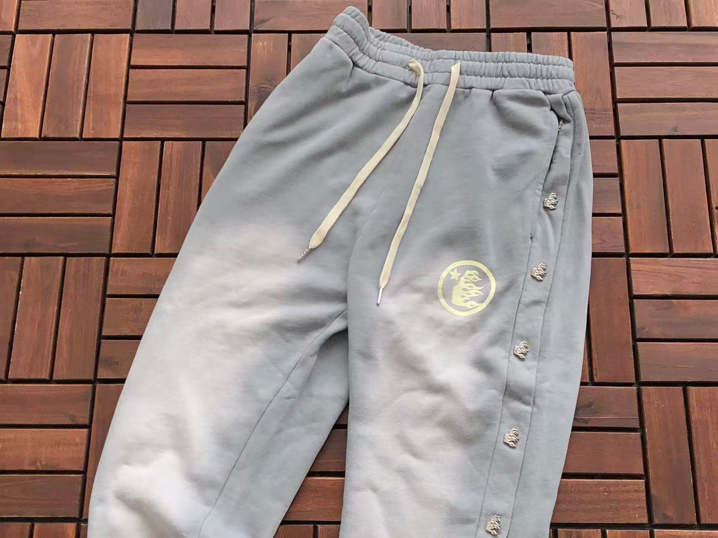 HELLSTAR SPORT LOGO PANTS
