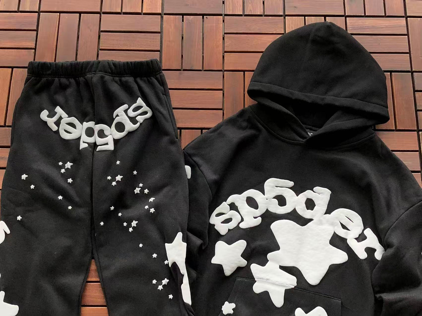 SP5DER BELUGA STAR HOODIE