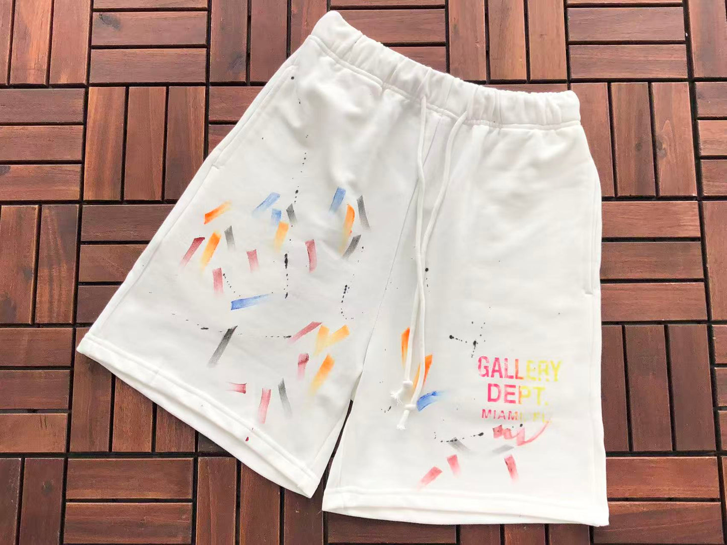 GALLERY DEPT SPLATTERED PAINT SHORTS