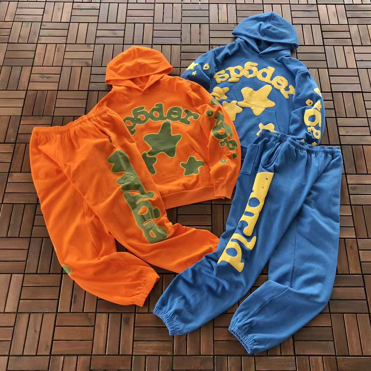 SP5DER BELUGA STAR HOODIE