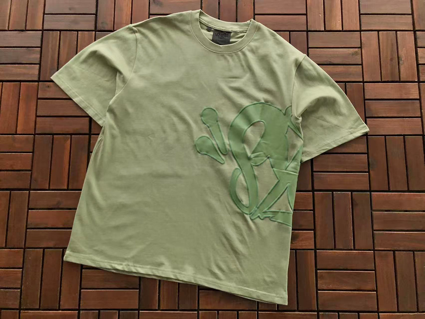 SYNA WORLD LOGO T-SHIRT