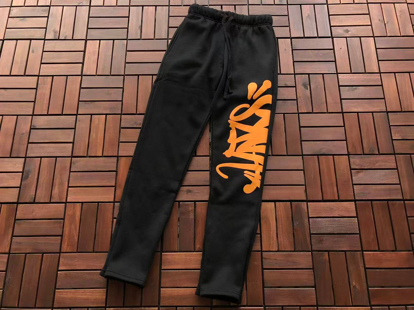 SYNA WORLD LOGO PANTS