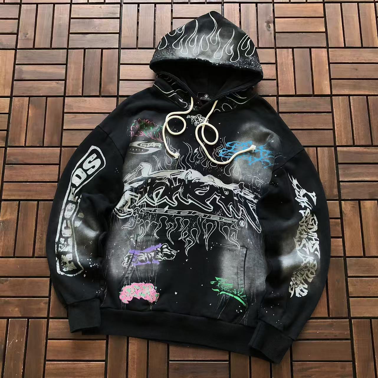 HELLSTAR RECORDS GRAFFITI HOODIE
