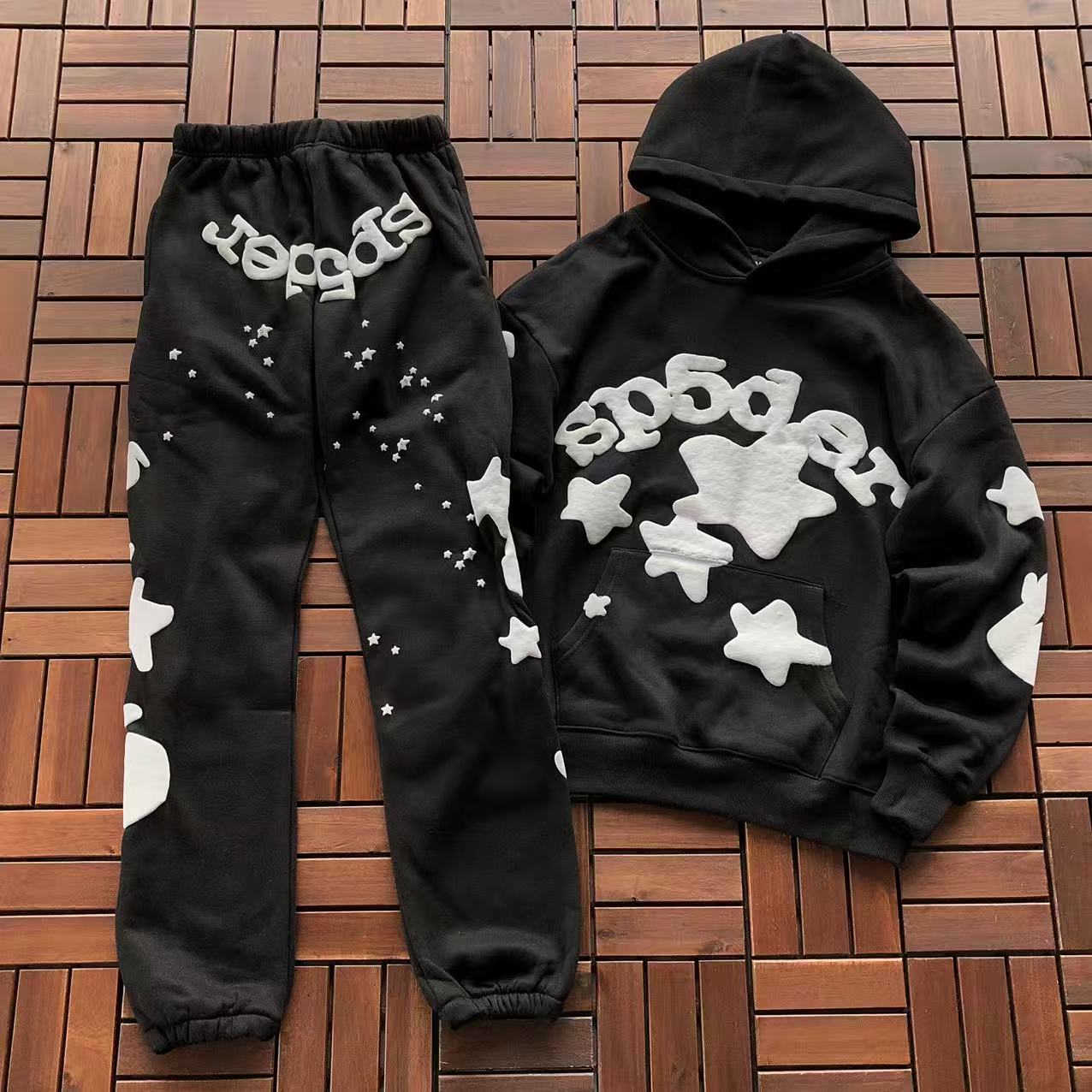 SP5DER BELUGA STAR HOODIE