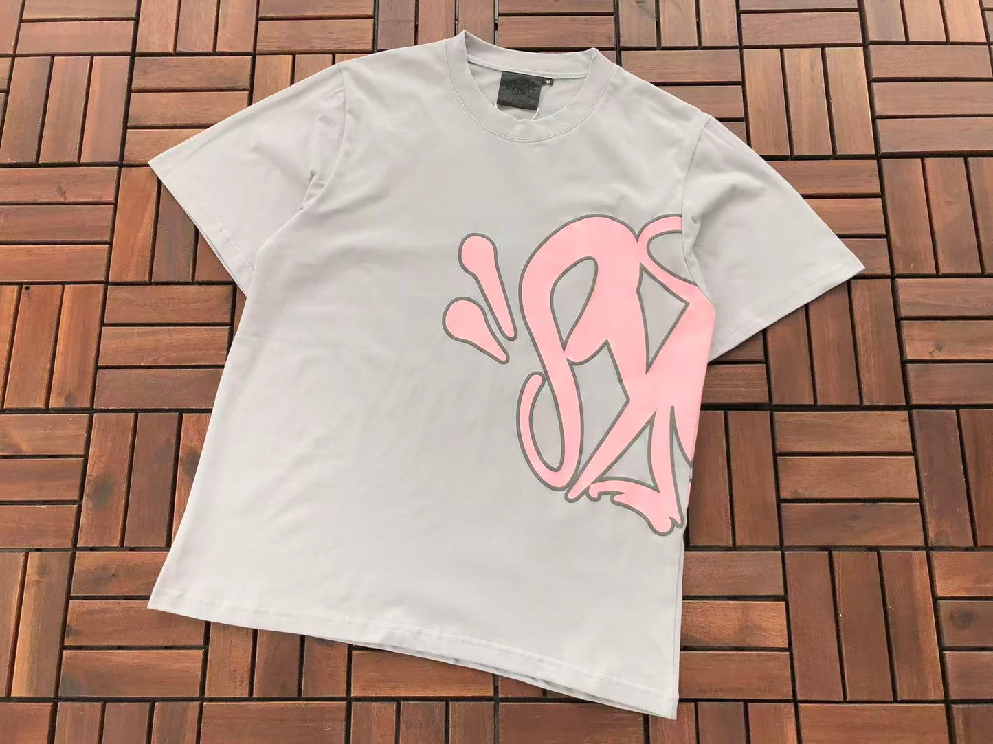SYNA WORLD LOGO T-SHIRT