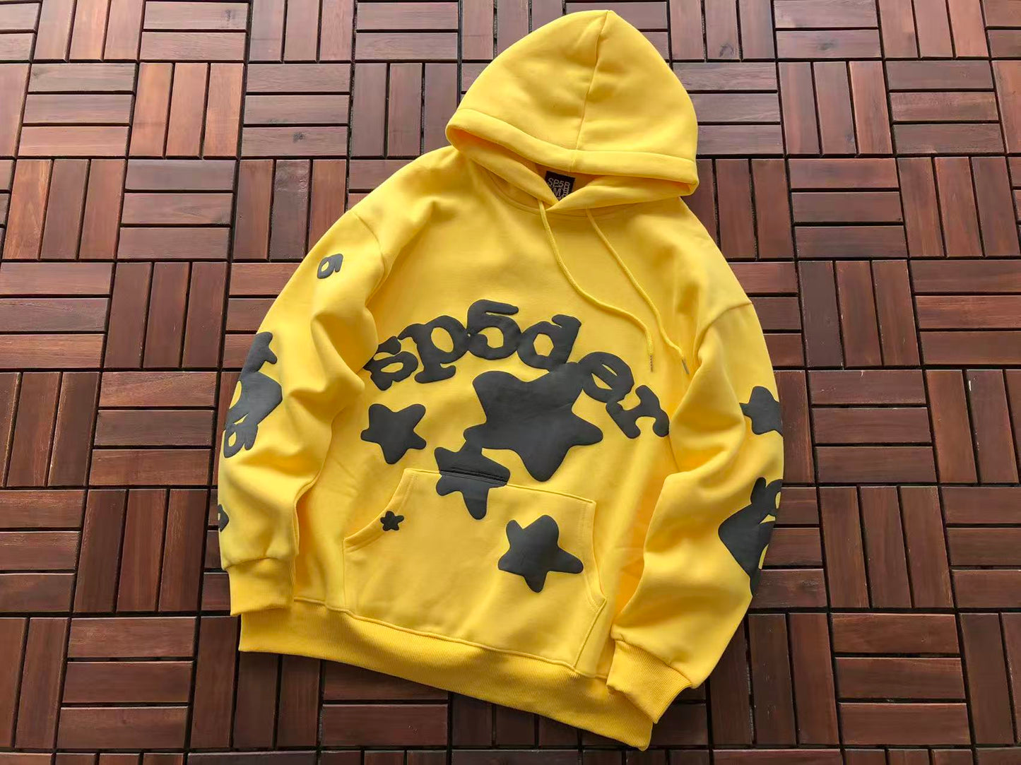 SP5DER BELUGA STAR HOODIE