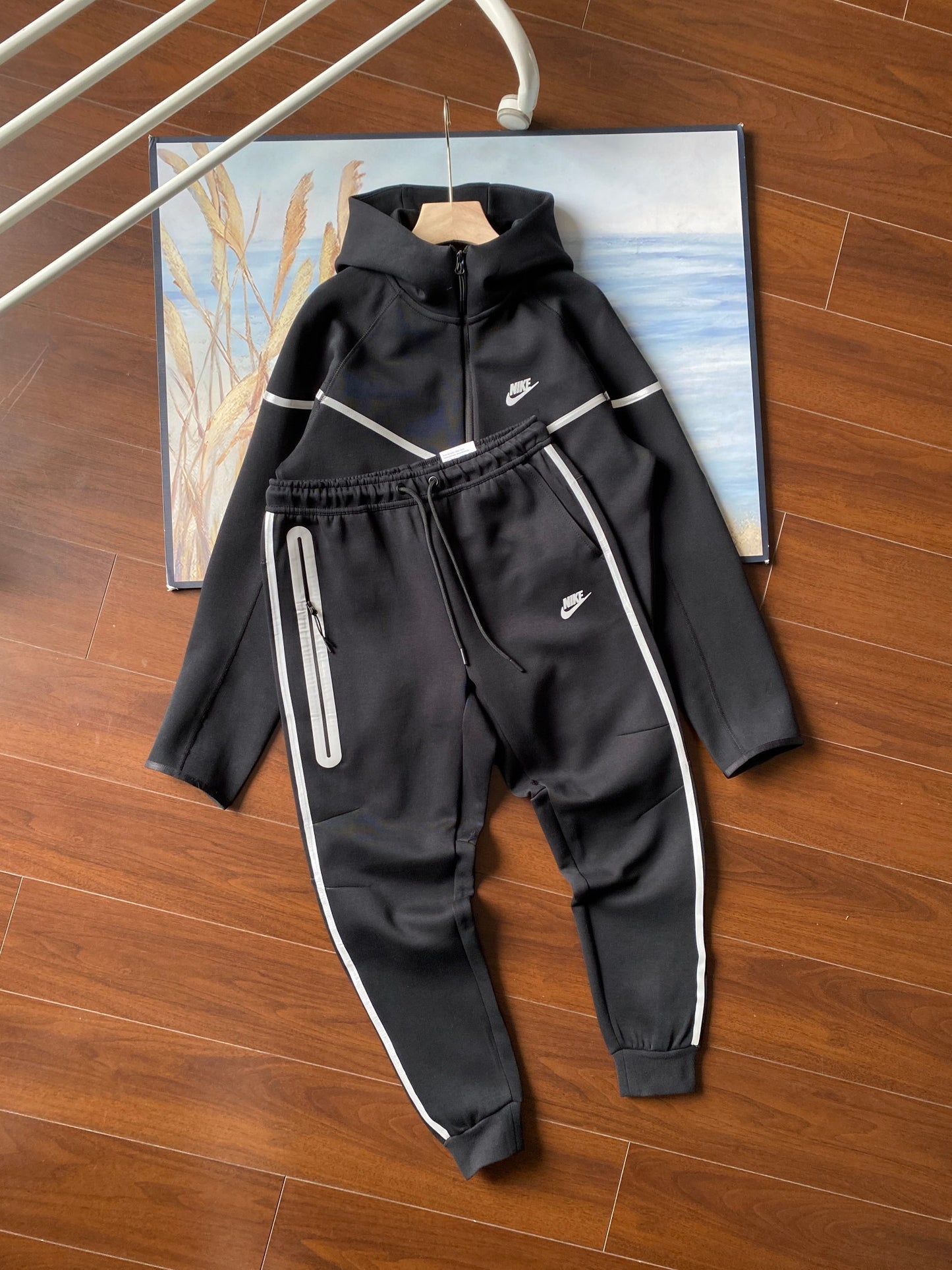 NIKE TECH FLEECE ZIPPED HOODIE