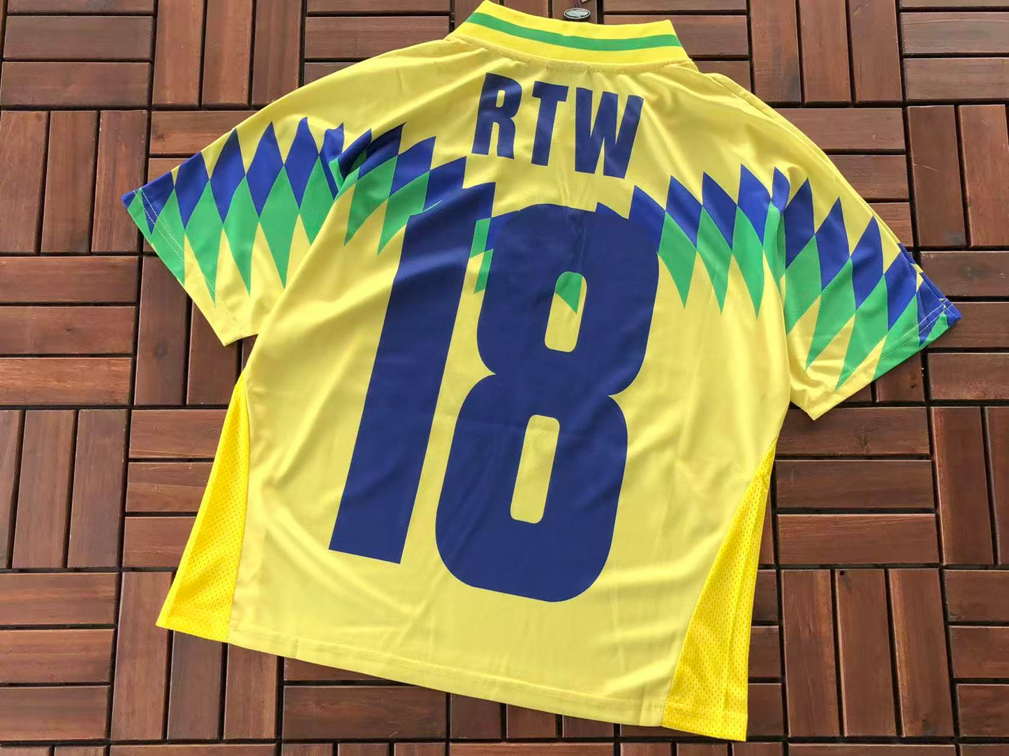 CORTEIZ BRASIL 94 FOOTBALL JERSEY