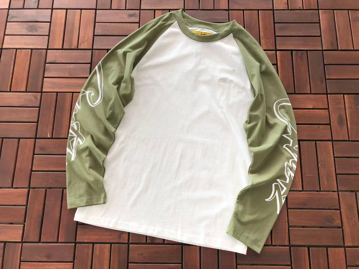 CORTEIZ GUERILLAZ RAGLAN LONG SLEEVE