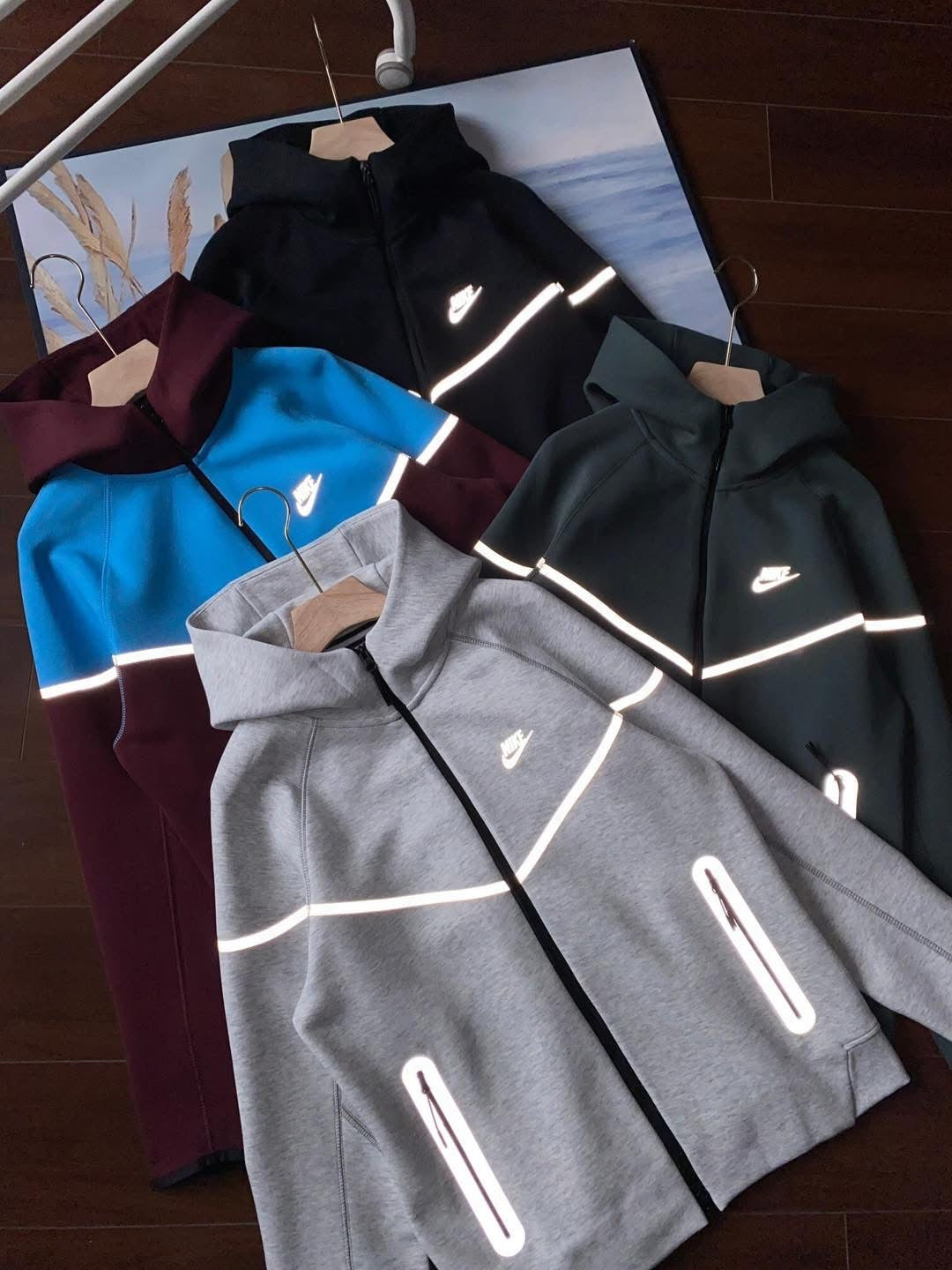 NIKE TECH FLEECE ZIPPED HOODIE