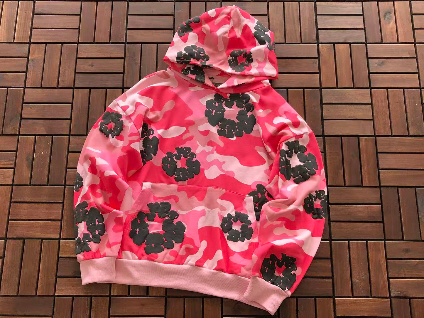 DENIM TEARS CAMO WREATH HOODIE