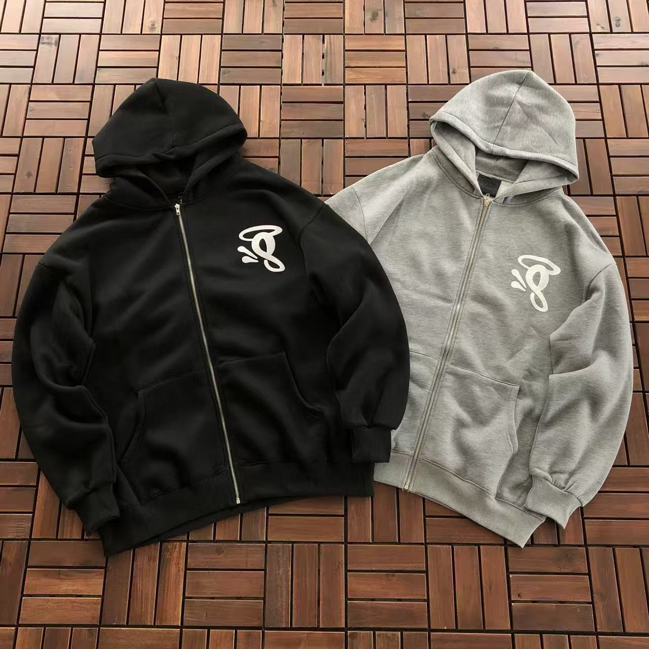 SYNA WORLD LOGO ZIPPED HOODIE