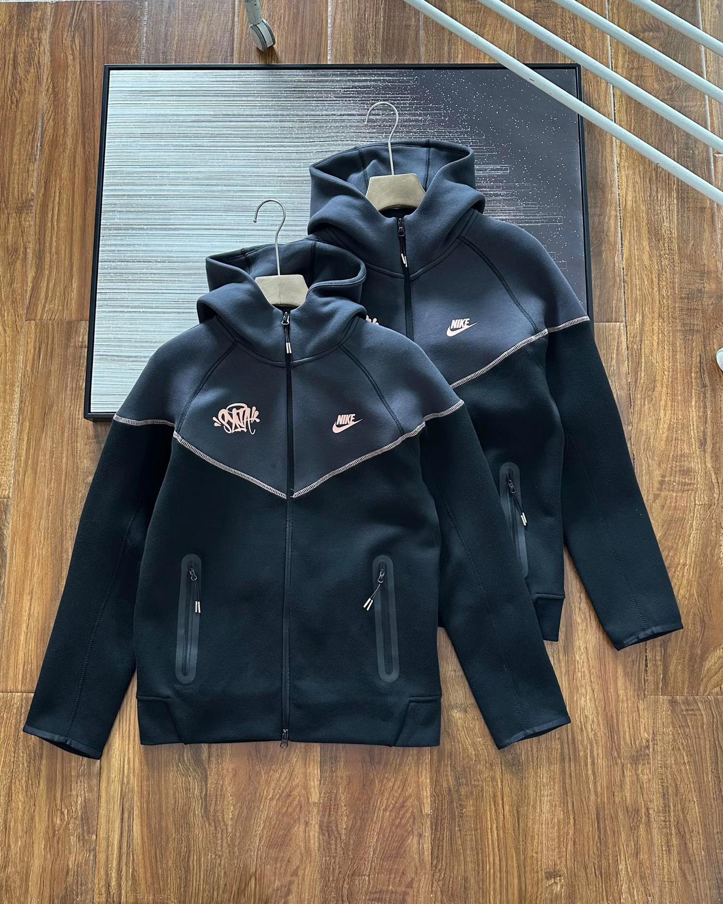 NIKE X SYNA TECH FLEECE ZIPPED HOODIE