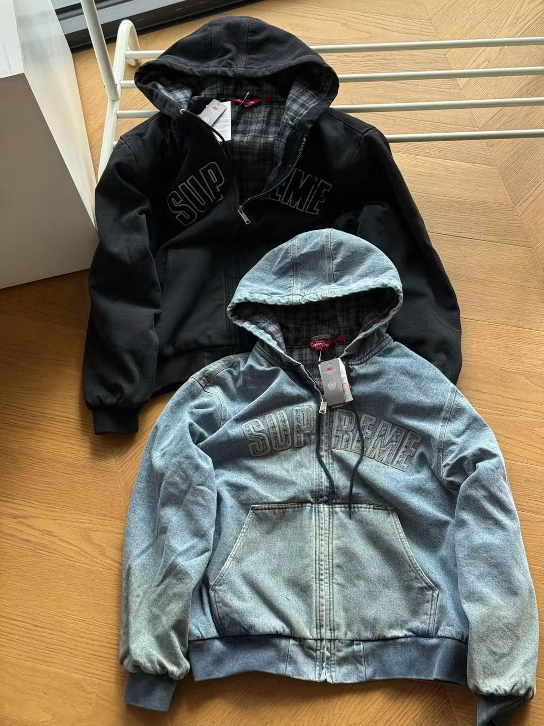 SUPREME BOMBER JACKET