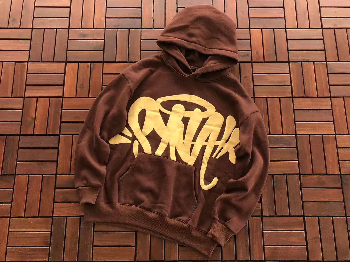 SYNA WORLD TWIN LOGO