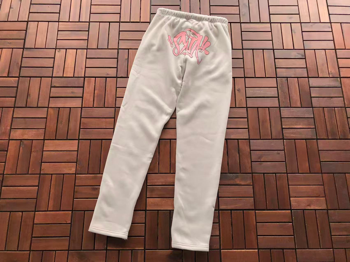 SYNA WORLD LOGO PANTS