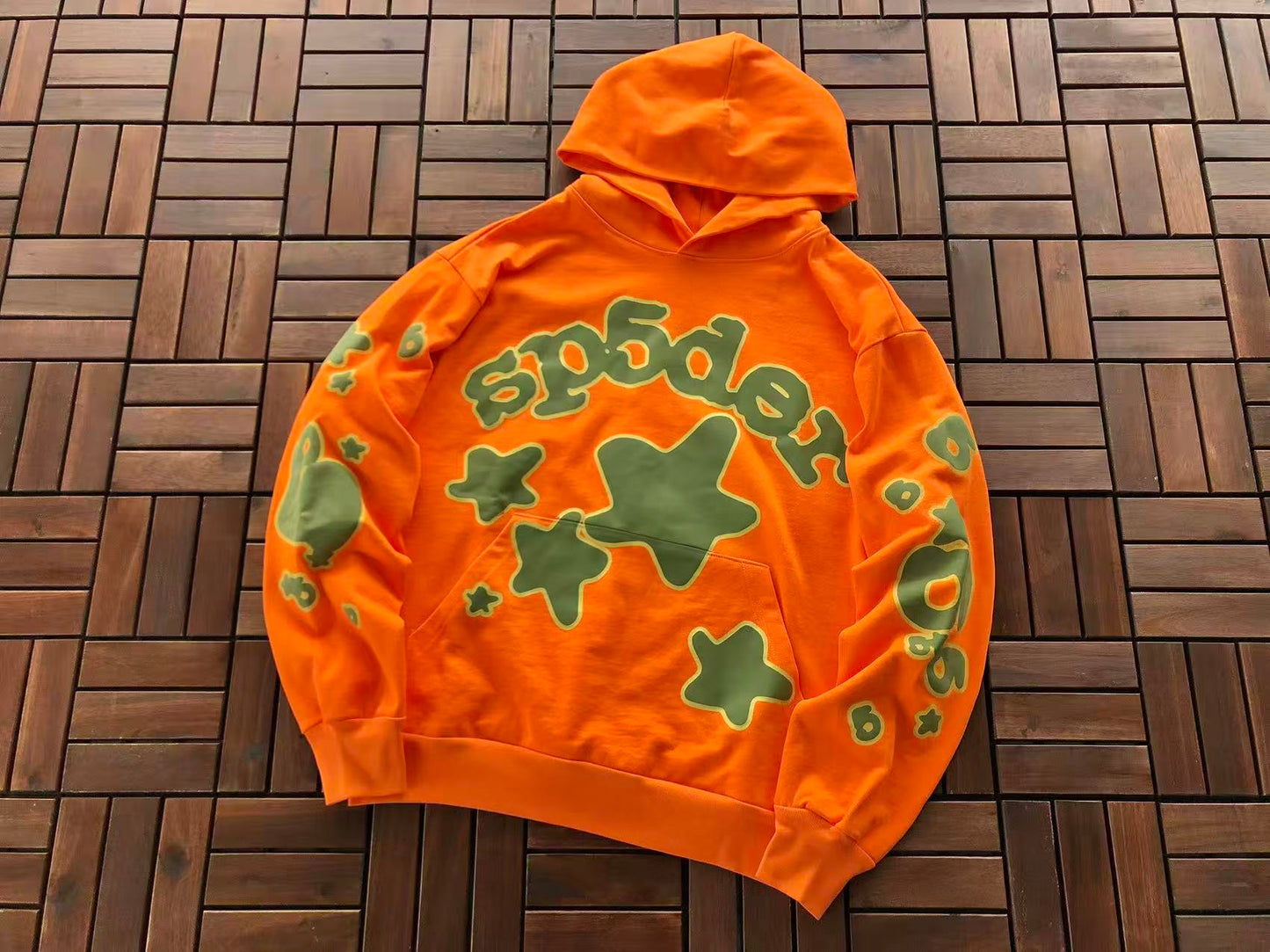 SP5DER BELUGA STAR HOODIE