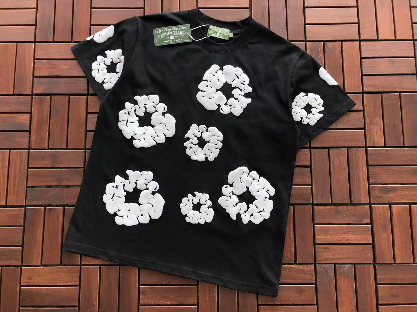 DENIM TEARS T-SHIRT