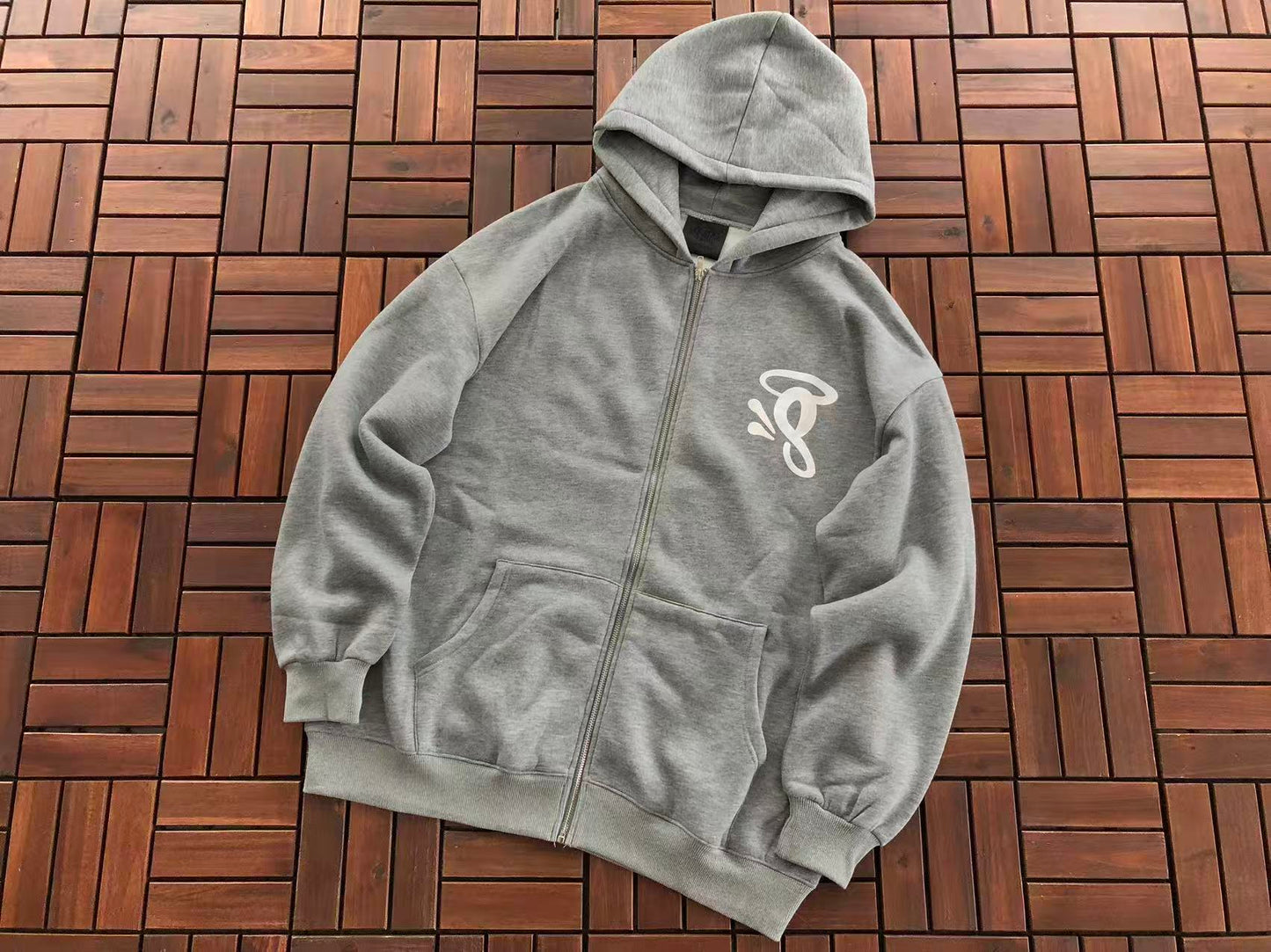 SYNA WORLD LOGO ZIPPED HOODIE
