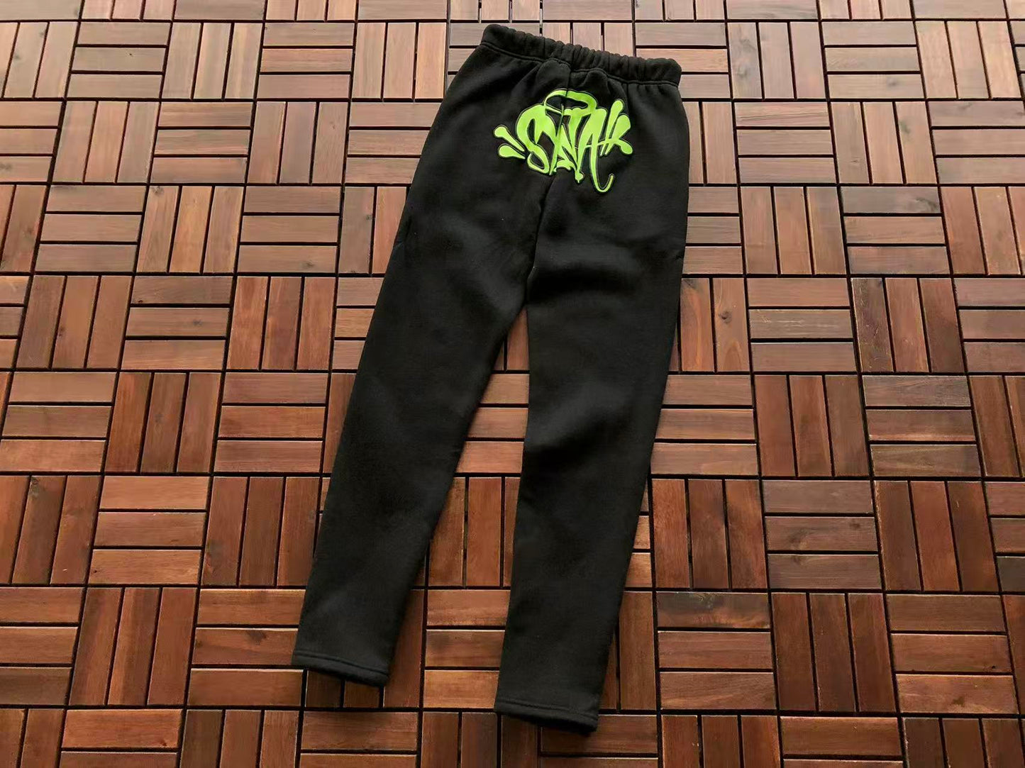 SYNA WORLD LOGO PANTS
