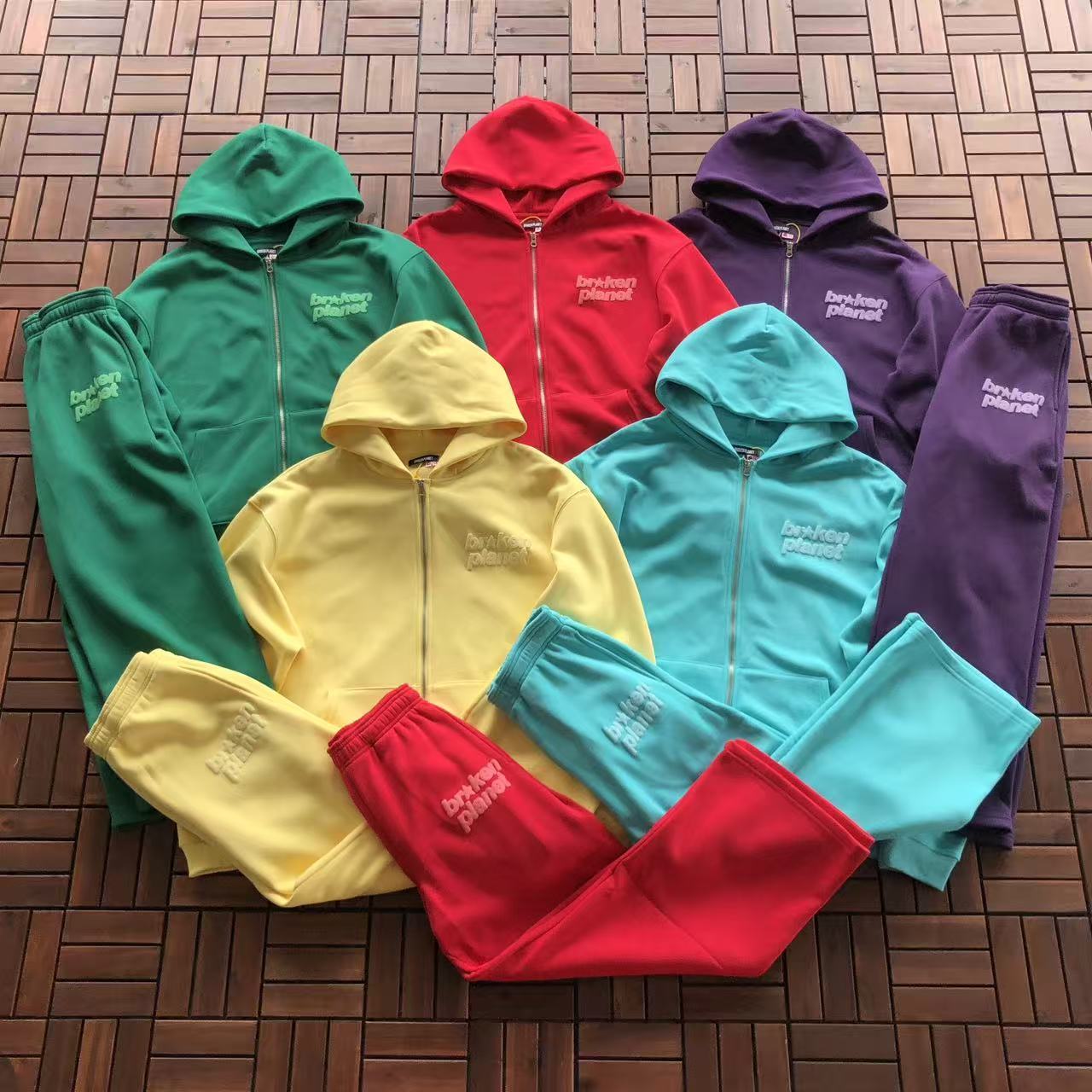 BROKEN PLANETS SPRAY DYED ZIPPED HOODIE