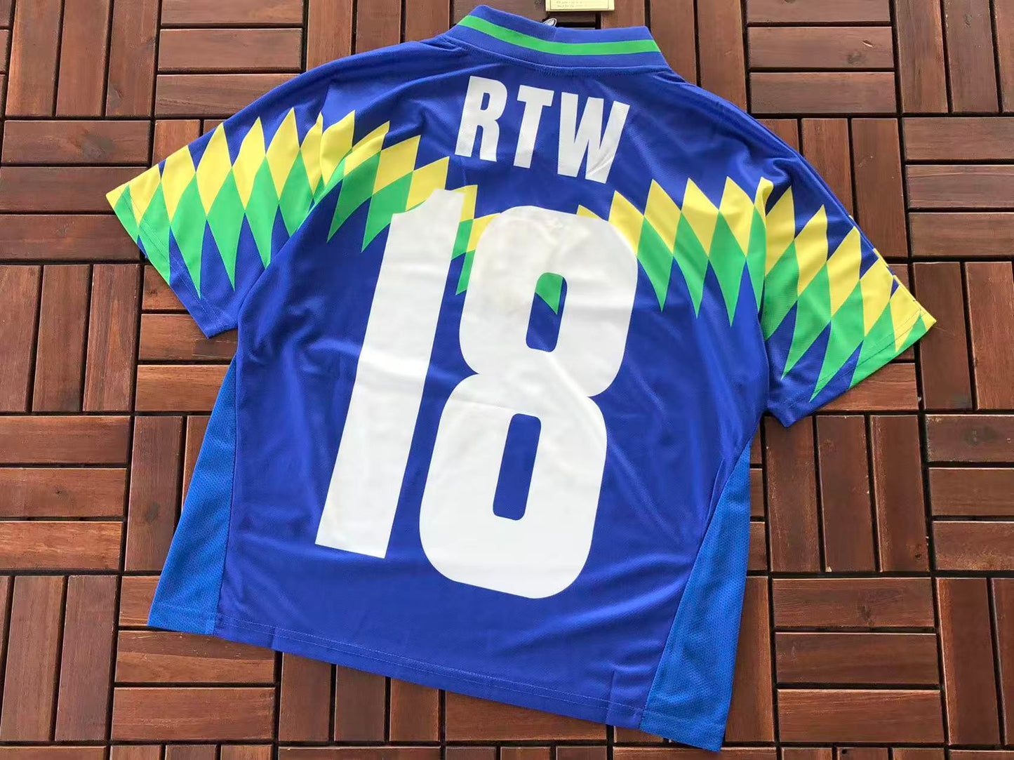 CORTEIZ BRASIL 94 FOOTBALL JERSEY