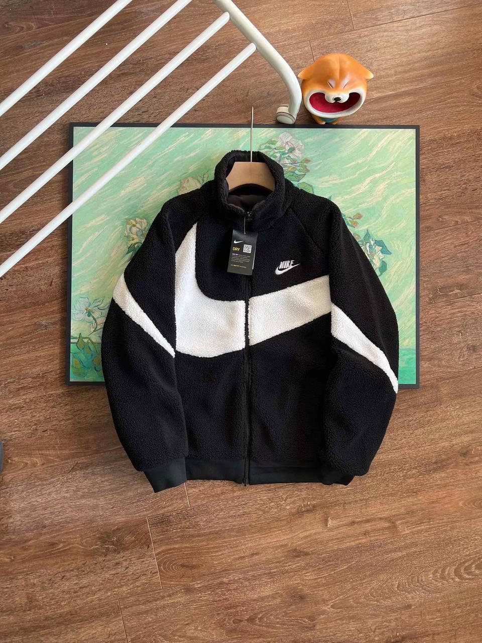 NIKE SWOOSH FLEECE REVERSIBLE JACKET