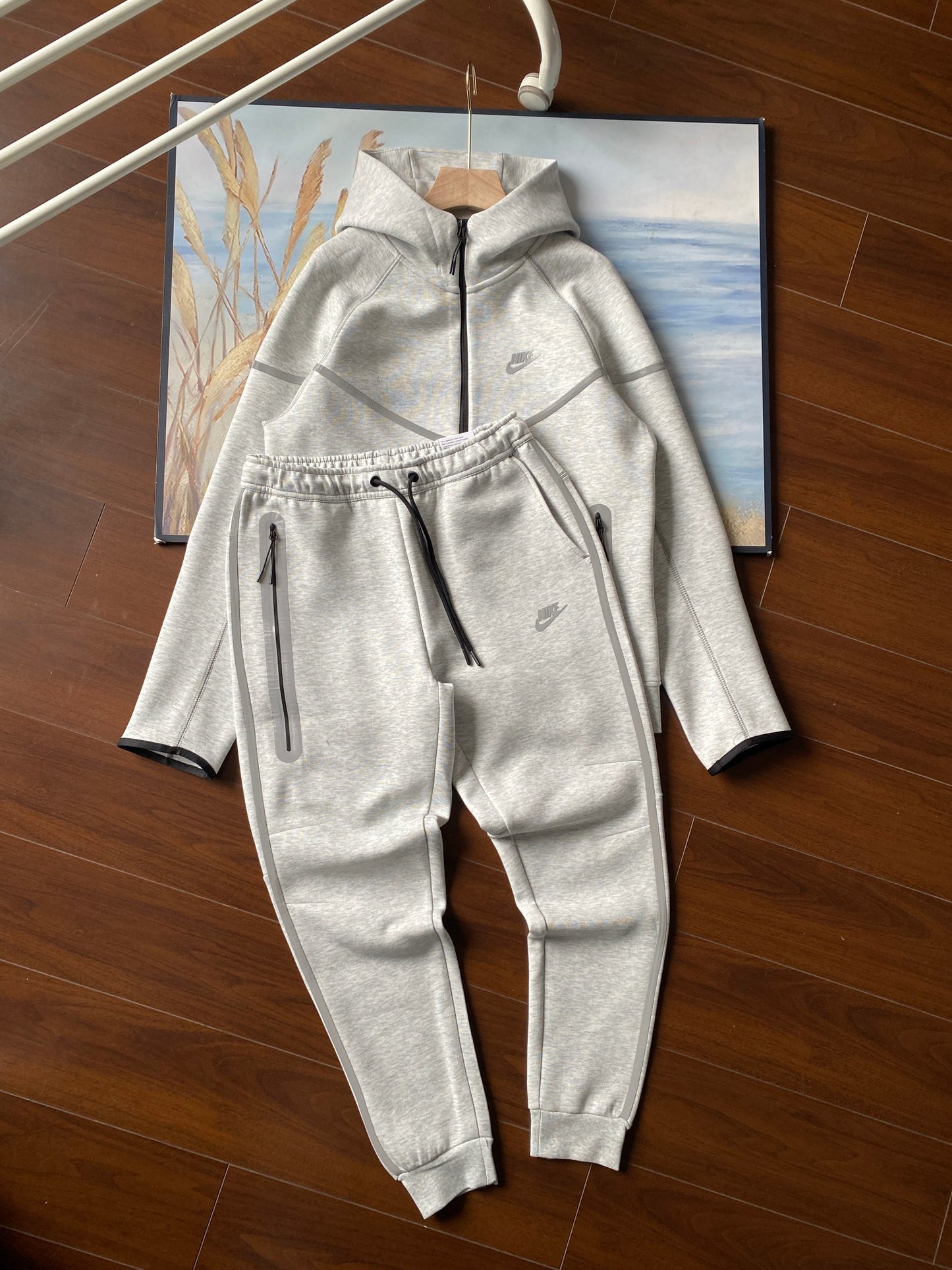 NIKE TECH FLEECE ZIPPED HOODIE