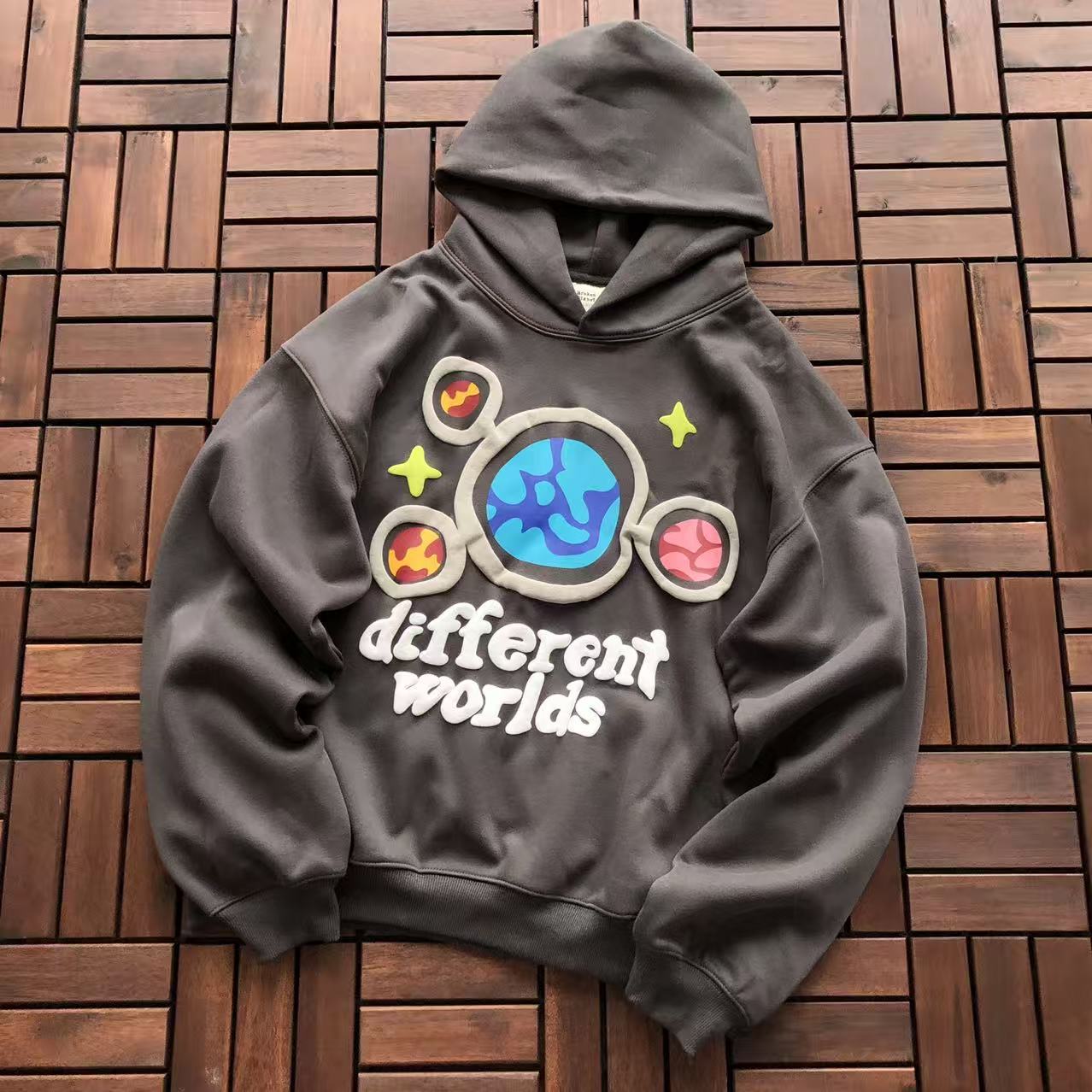BROKEN PLANETS “DIFFERENT WORLDS” HOODIE