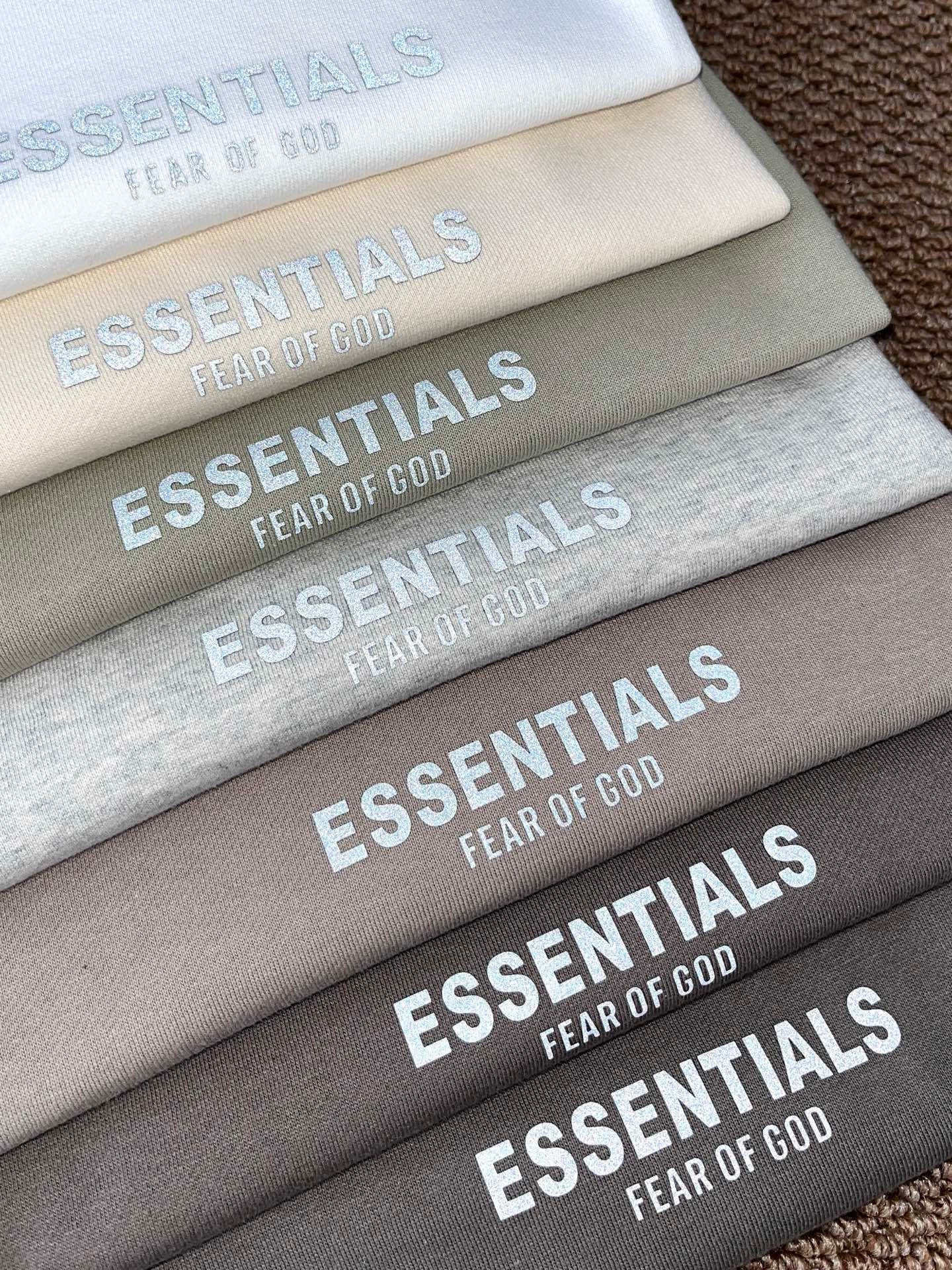 ESSENTIALS SHORTS