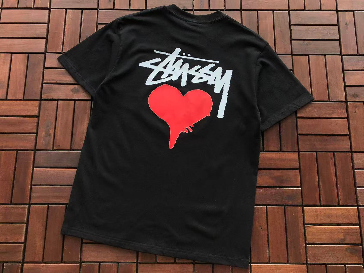 STUSSY HEART T-SHIRT