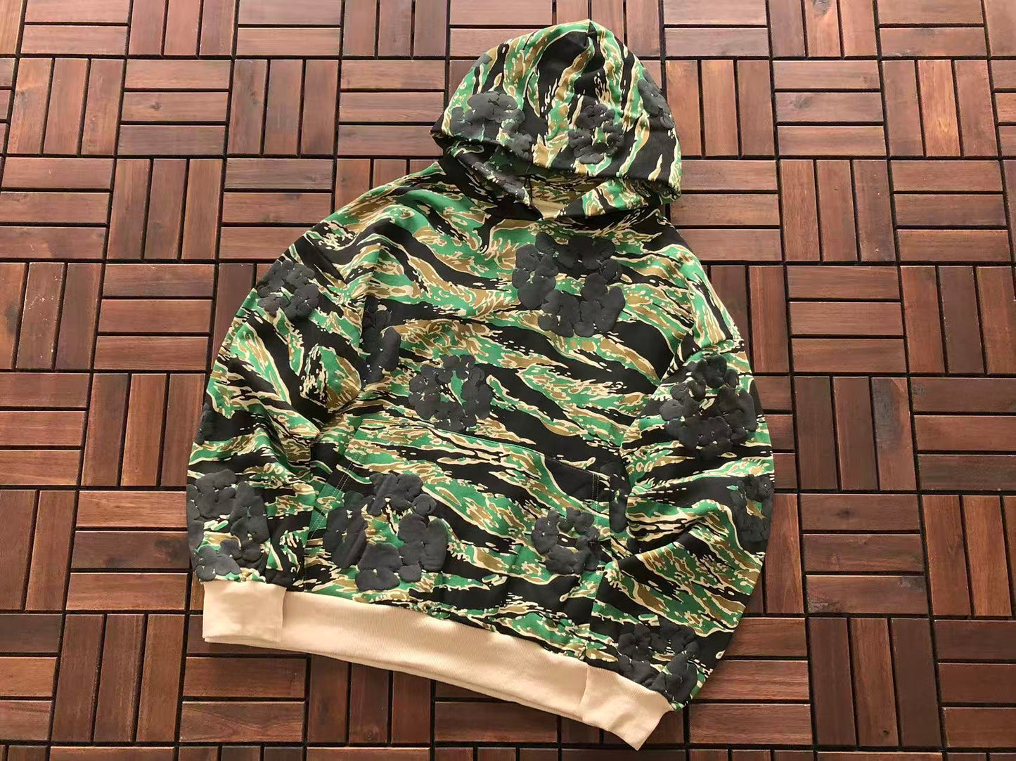 DENIM TEARS CAMO WREATH HOODIE