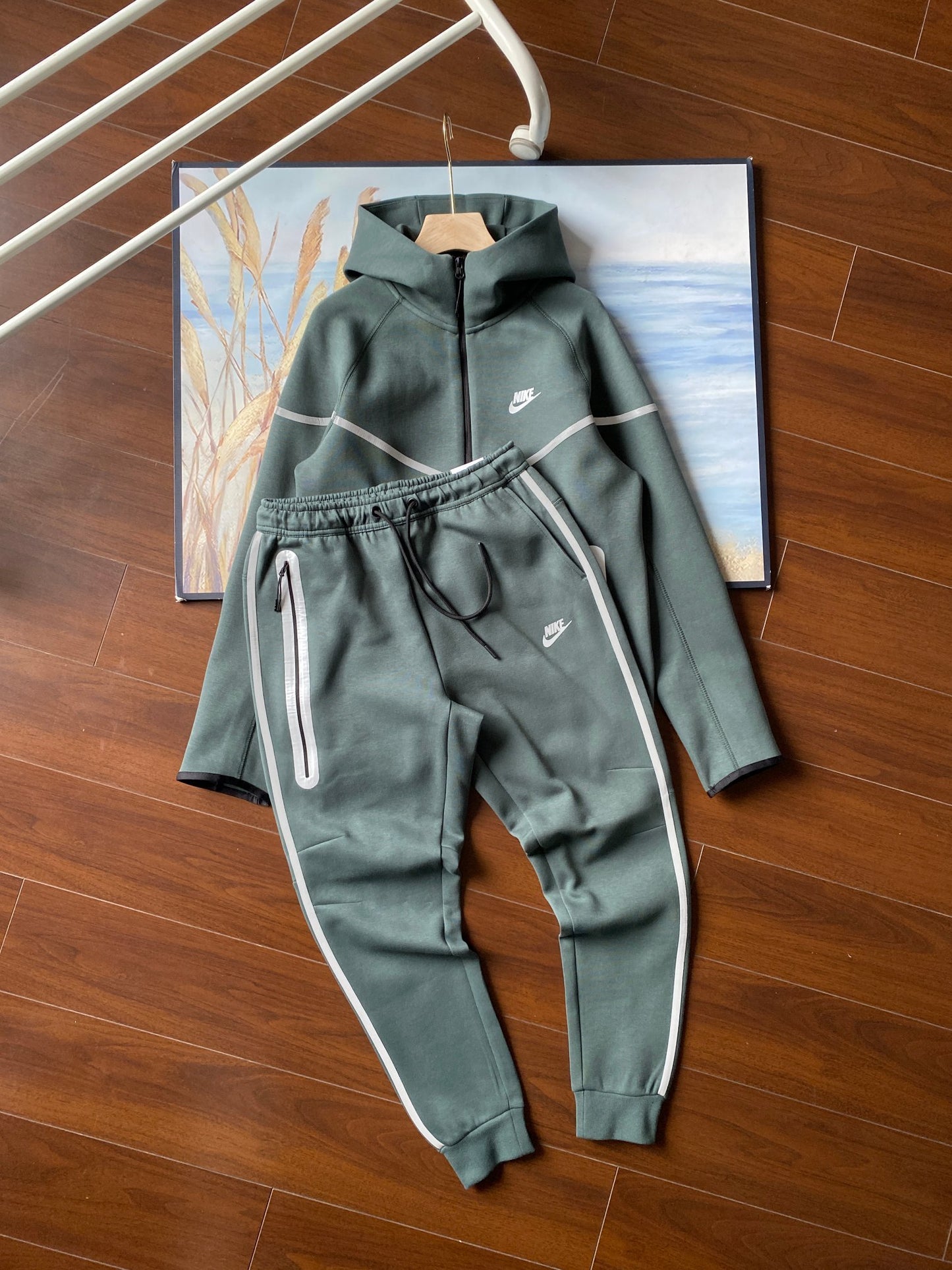 NIKE TECH FLEECE ZIPPED HOODIE