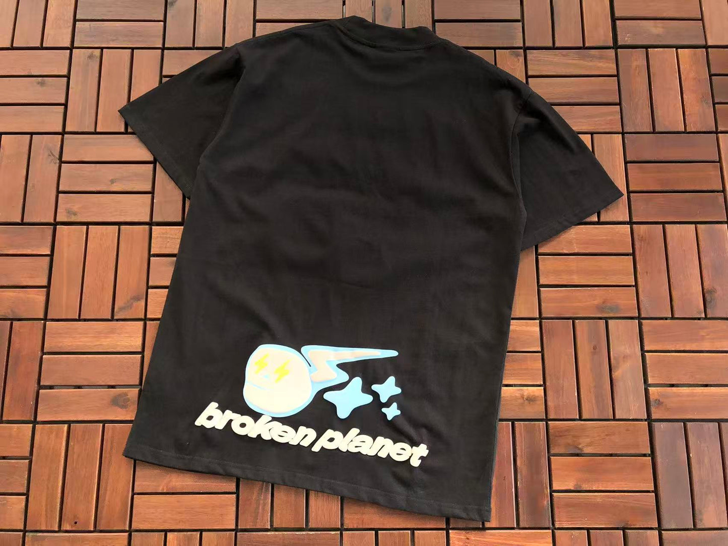 BROKEN PLANETS “SPEED OF LIGHT” T-SHIRT