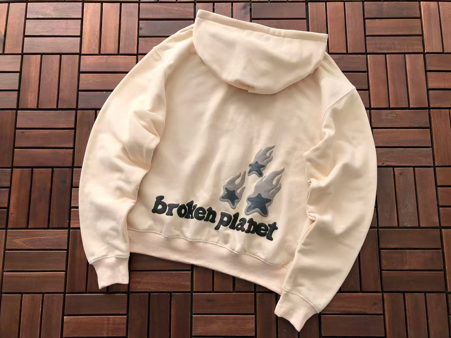 BROKEN PLANETS “HEARTLESS LOVE” HOODIE