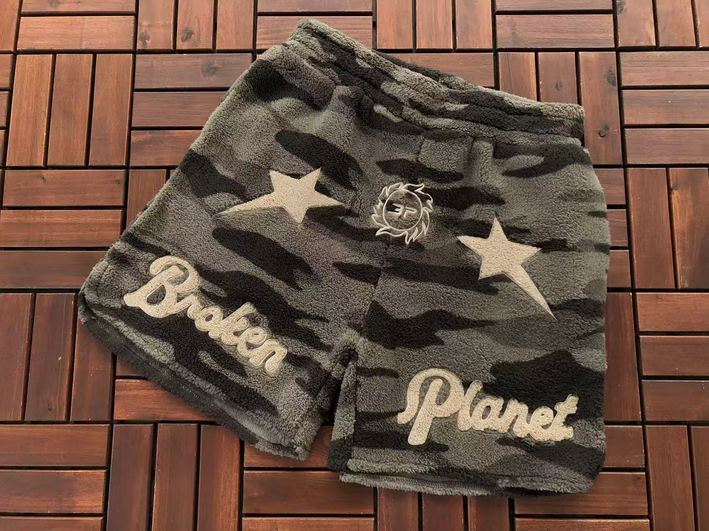 BROKEN PLANET POLAR SHORTS