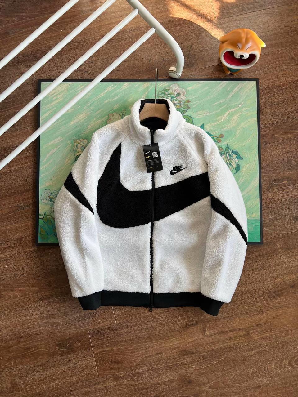 NIKE SWOOSH FLEECE REVERSIBLE JACKET