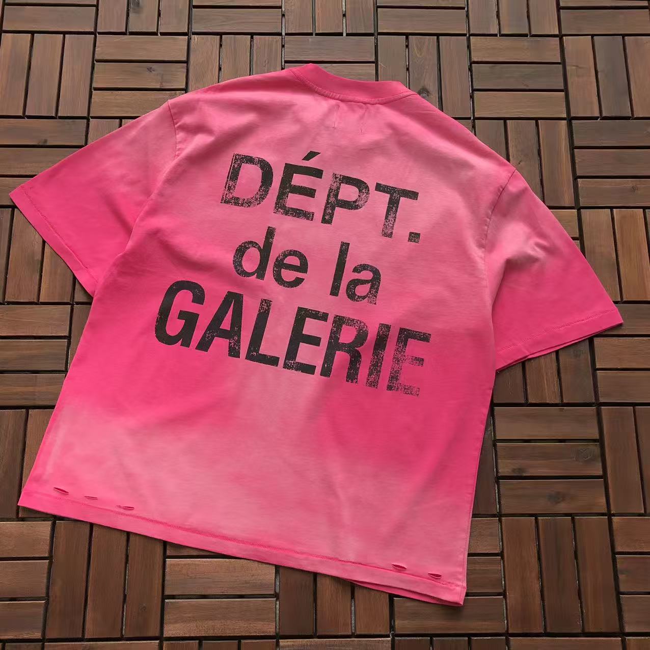 GALLERY DEPT FRENCH “DEPT DE LA GALERIE” T-SHIRT