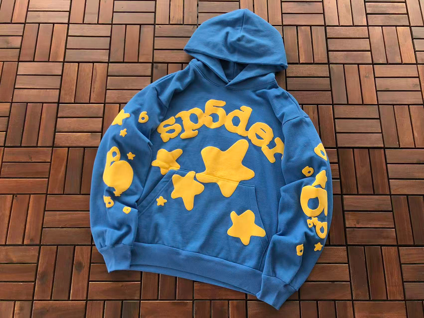 SP5DER BELUGA STAR HOODIE