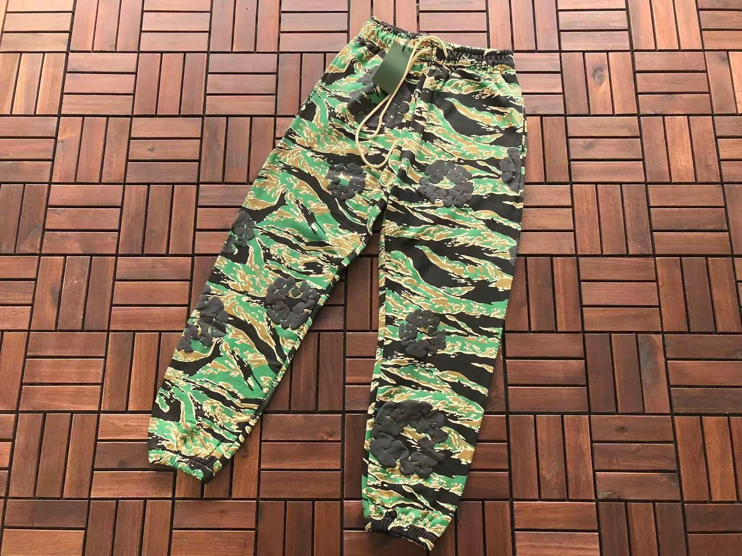 DENIM TEARS CAMO WREATH PANTS