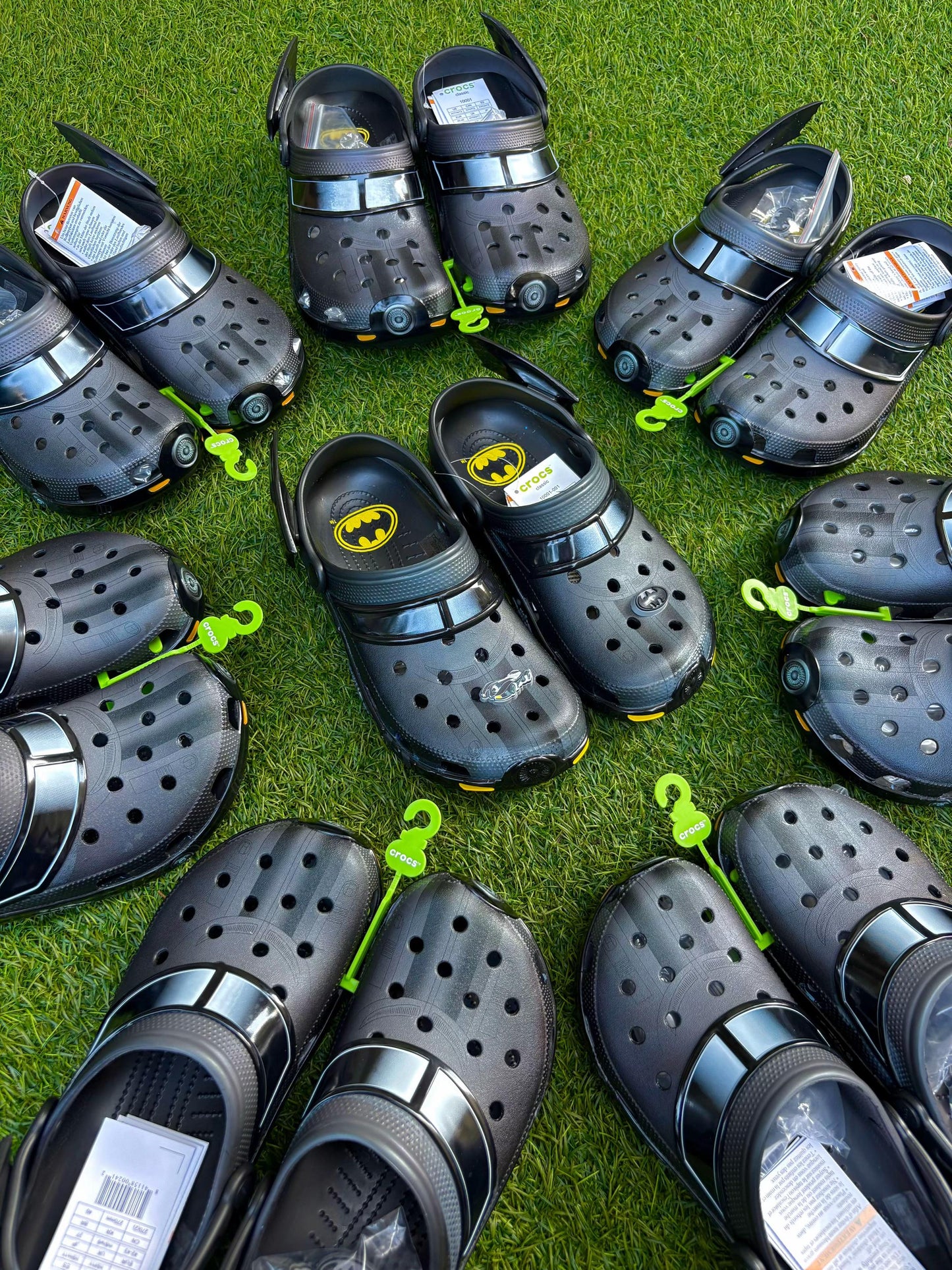 BATMAN “BATMOBILE” CLASSIC CROCS