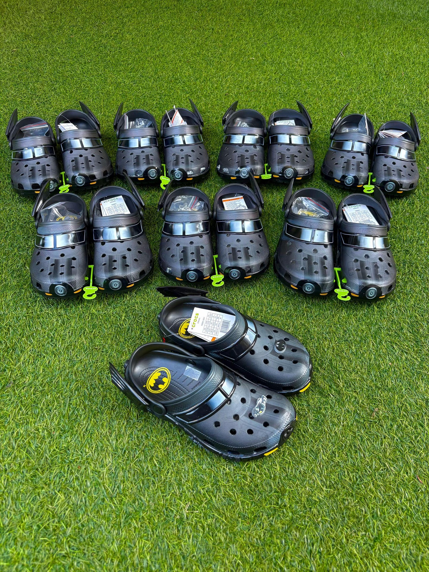 BATMAN “BATMOBILE” CLASSIC CROCS