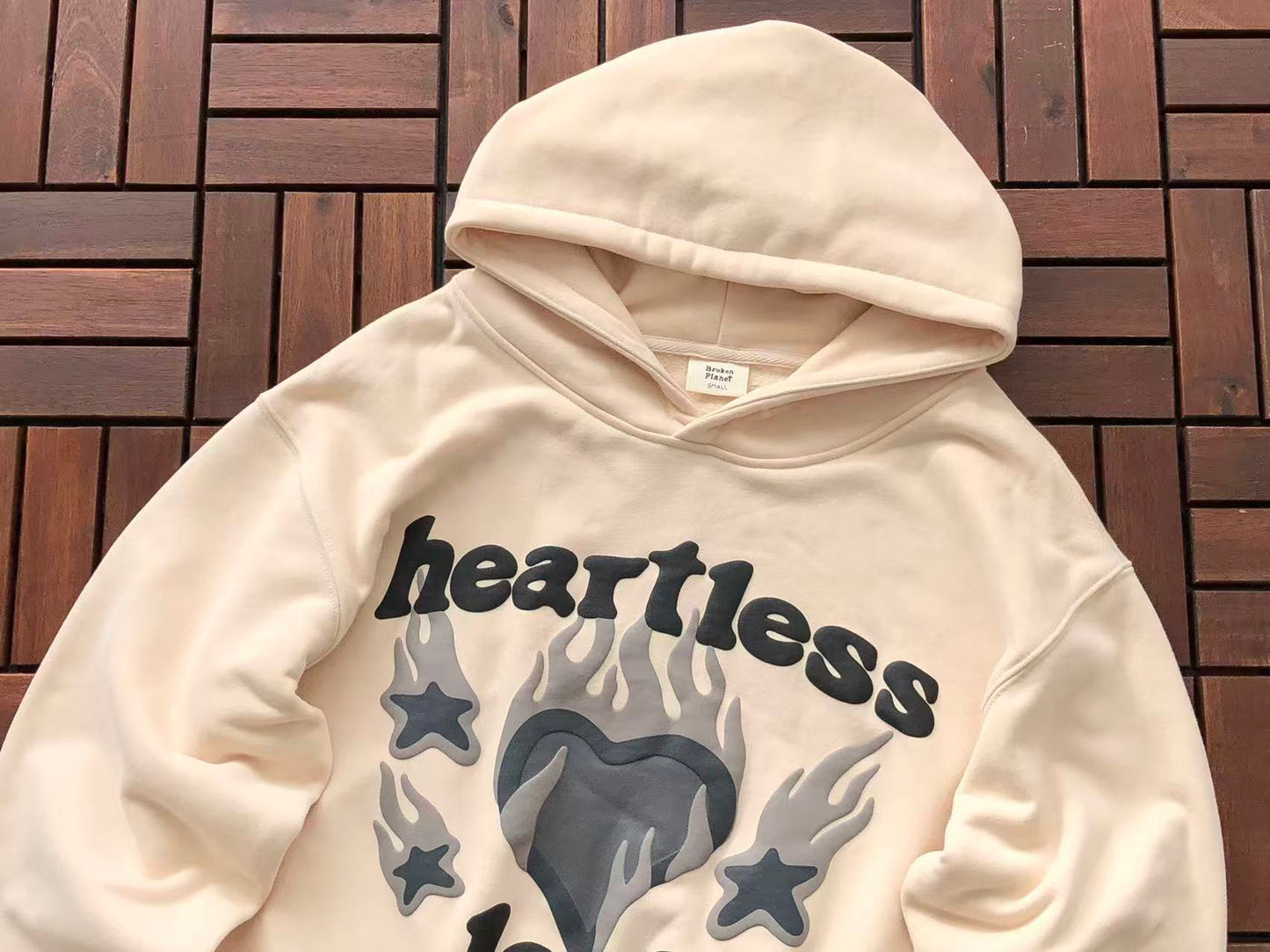 BROKEN PLANETS “HEARTLESS LOVE” HOODIE