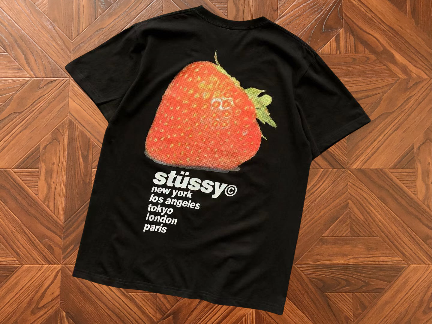 STUSSY STRAWBERRY T-SHIRT